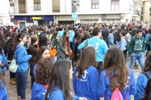 participantes a la salida de la  parroquia de la Purificación