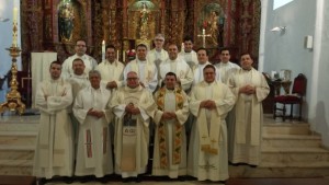 Encuentro sacerdotes ordenados por D Santiago (600 x 337)