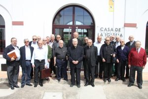 Encuentro Celso Morga Arzobispo con sacerdotes emeritos (600 x 400)