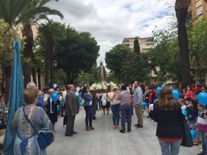 Procesion Virgen Medalla Milagrosa parroquia Santo Domingo Badajoz (600 x 450)