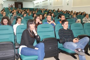 El Arzobispo se ha reunido con los alumnos de la DECA