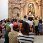 Los niños del colegio de Almendral visitan a su Patrona