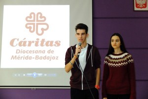 El colegio diocesano San Atón, de Badajoz, presenta a  Cáritas Diocesana en Europa