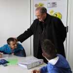El Arzobispo visita el colegio La Luz, la lavandería industrial y la tumba de D. Luis Zambrano