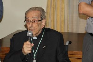El sacerdote Tobías Medina Cledón recibió de manos del Alcalde de Almendralejo la Medalla de Plata de la ciudad