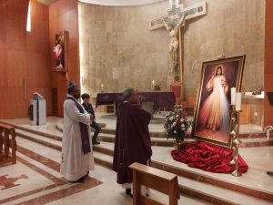 Entregado un cuadro de la Divina Misericordia al centro penitenciario de Badajoz