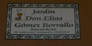 Los jardines de la parroquia Santa Eulalia, en Badajoz, reciben el nombre del sacerdote Elías Gómez