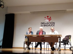 El Padre Ángel ha abordado los retos de la Iglesia en la sociedad actual en una conferencia en Badajoz