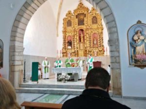 Valverde de Burguillos recibe al Arzobispo en visita pastoral