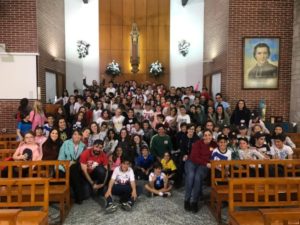 150 chicos y chicas de movimientos de Badajoz han participado en la XV Gymkhana de «Dando color a la vida»