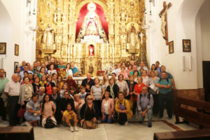 La Hermandad del Santo Sepulcro de Santa Marta de los Barros visitaron la Capilla de los Marineros (Sevilla)