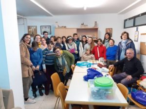 Los Santos de Maimona ha entregado productos de higiene personal a «La Providencia», en Ribera del Fresno