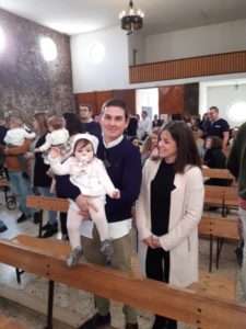 Niños de Los Santos de Maimona han sido presentados a la Virgen de la Candelaria
