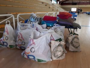 Cáritas diocesana recibe una donación de El Corte Inglés de diverso material para las personas sin techo