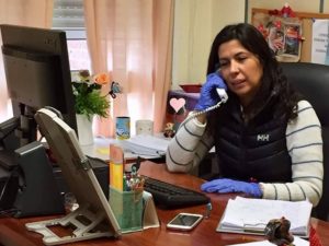 Los voluntarios del Centro Escucha de Badajoz ponen su granito de arena en la crisis del Covid-19