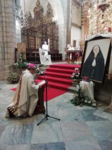 [VÍDEO-FOTOS] D. Celso consagra la Diócesis a la Virgen de la Soledad en la Misa del Domingo de Resurrección