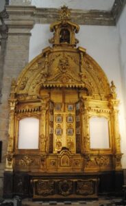 Restaurado el retablo del Calvario tras su derrumbe en 2018