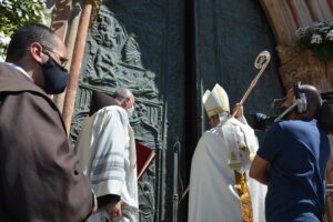 Guadalupe comienza su Año Santo Jubilar con la apertura de la Puerta Santa