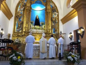 El obispo de Menorca, Monseñor Francisco Conesa, peregrina a Chandavila