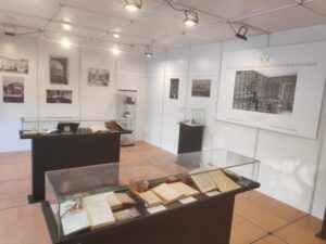 Manuales escolares del Seminario se exponen en la Feria del Libro de Badajoz