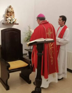 El Arzobispo bendijo una imagen de san José en el Seminario