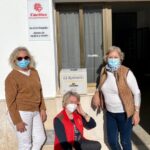 El economato de Cáritas Monesterio recibe 360 litros de aceite de oliva de la Obra Social La Caixa