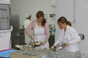 El Conservatorio de Música de Badajoz recoge alimentos para el comedor social «San Vicente de Paúl»