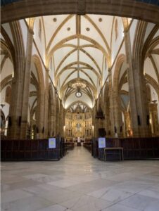 La parroquia de Azuaga mejora su iluminación interior con focos LED
