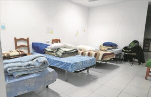 Cáritas gestiona un dispositivo de emergencia para personas sin hogar en Badajoz y otro en Mérida