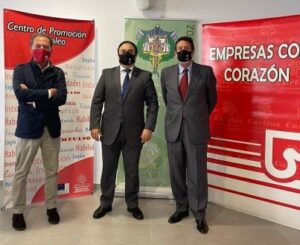 Cáritas diocesana firma un convenio con el Colegio Oficial de Graduados Sociales de Badajoz