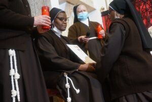 Sor Mª Teresa Mumbua ha profesado sus votos solemnes en el monasterio de Santa Clara de Zafra