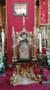 El sagrario sustraído en Puebla de la Calzada lució restaurado en el monumento de Semana Santa
