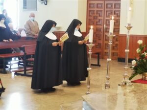 Las Hermanitas de los Ancianos Desamparados de Azuaga celebraron las bodas de oro de dos religiosas