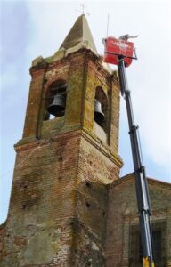 Comienzan las obras de restauración del campanario de la iglesia de Monesterio