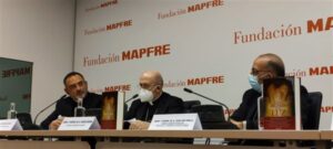 Los cardenales de Madrid y Barcelona, en  la presentación de «Las armas de la luz»