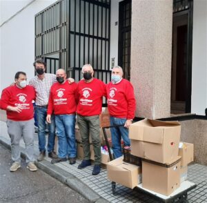 Recogida solidaria de alimentos y ropa en las parroquias de Zahínos e Higuera de Vargas