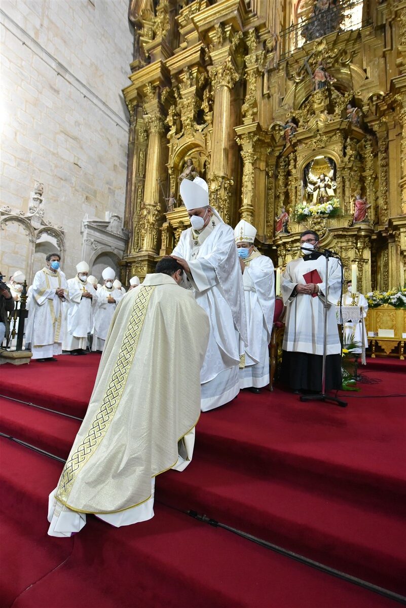 D. Celso Morga asistió a la toma de posesión del nuevo obispo de Coria-Cáceres