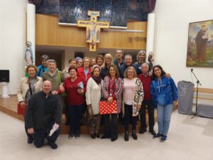 Varias parroquias de Mérida y Badajoz reciben un curso para lectores en misa