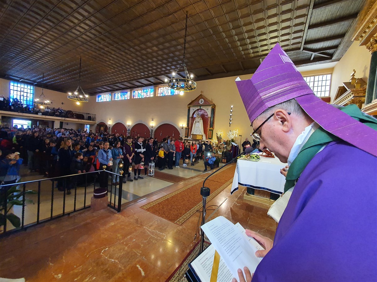 Los scouts católicos trajeron la Luz de la Paz de Belén