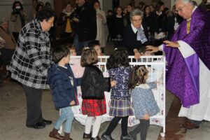 El Hogar de Nazaret ha recogido centenares de artículos para bebés en el día de la canastilla