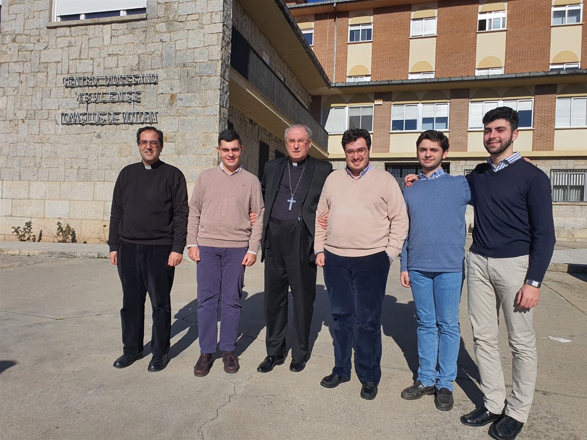 D. Celso ha visitado a los seminaristas mayores en Salamanca