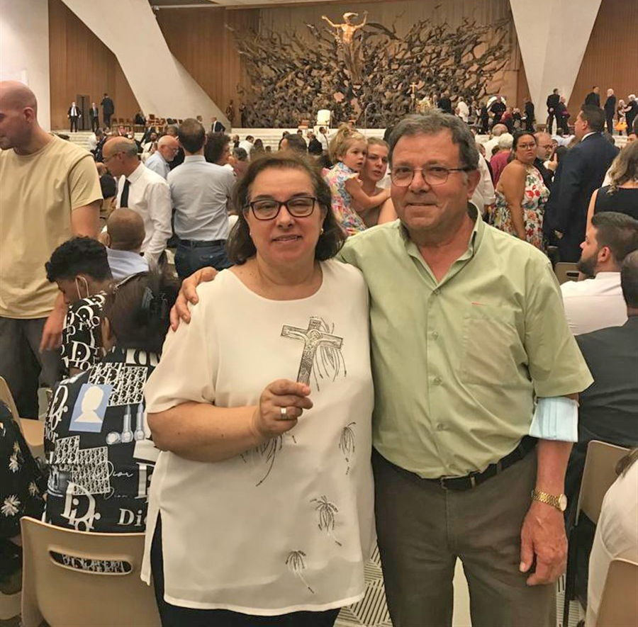 Alonso y Paqui, misioneros en Francia.- «Nuestra tarea evangelizadora se desarrolla en vivir aquí como familia cristiana»