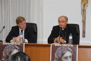 D. Celso Morga asiste a la presentación de la Semana Santa en Badajoz
