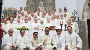 Los sacerdotes diocesanos celebraron a su patrón en Tentudía