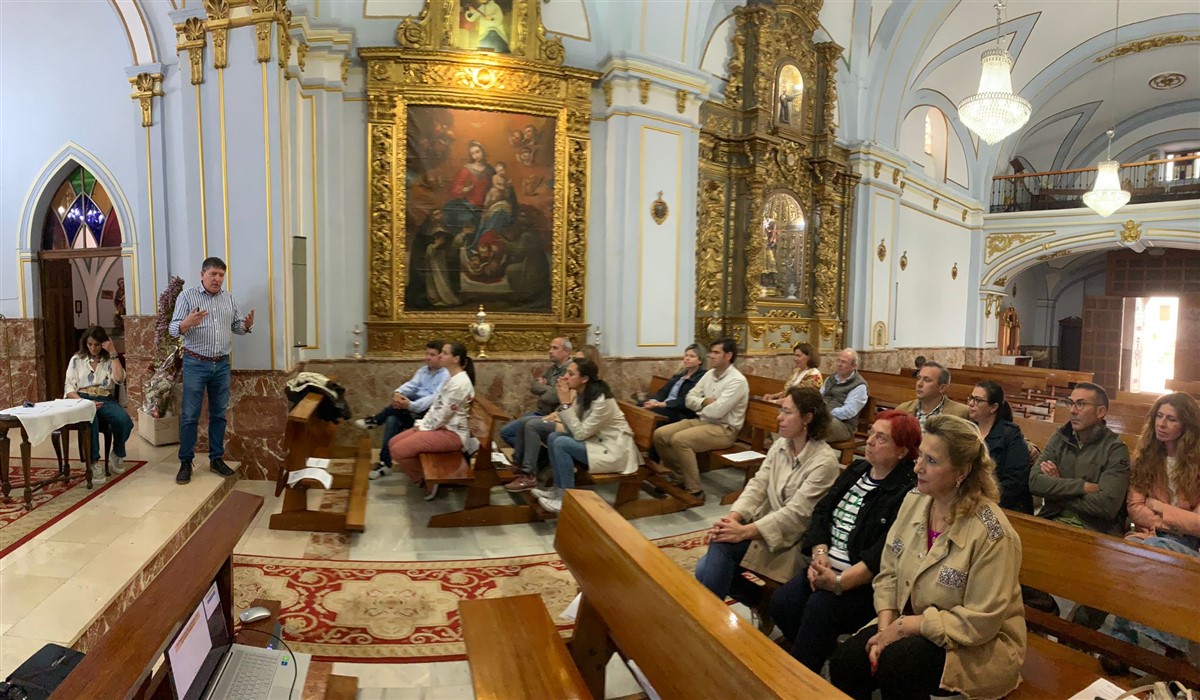 Matrimonios de Alburquerque participan en un encuentro para el crecimiento de la pareja