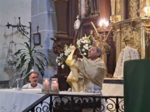 9º aniversario de la Adoración Eucarística Perpetua de Almendralejo