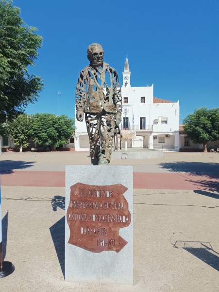 Homenajean al sacerdote Antonio Barrantes, párroco de Entrerríos entre 1960 hasta su fallecimiento en 1973