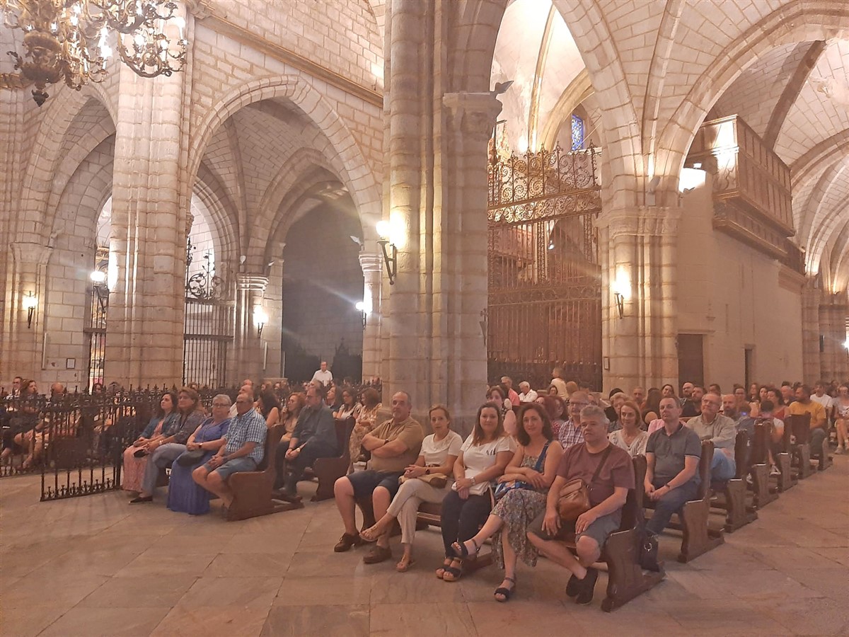 Más de 700 personas se han acercado este verano a la Catedral en las visitas nocturnas