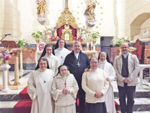 D. José Rodríguez Carballo ha visitado varias congregaciones religiosas