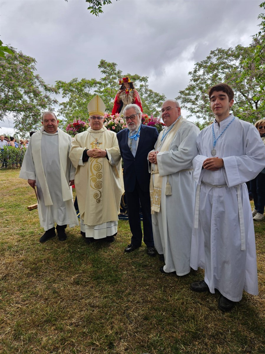 D. José Rodríguez presidió la misa mayor de la romería de Bótoa